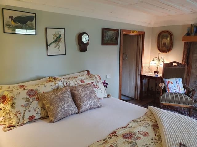 Romantic Cottage, 1 Queen Bed, Garden View