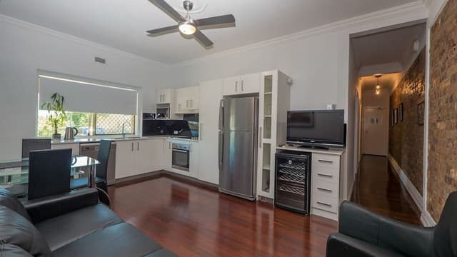 Superior Apartment, 2 Bedrooms, Mountain View