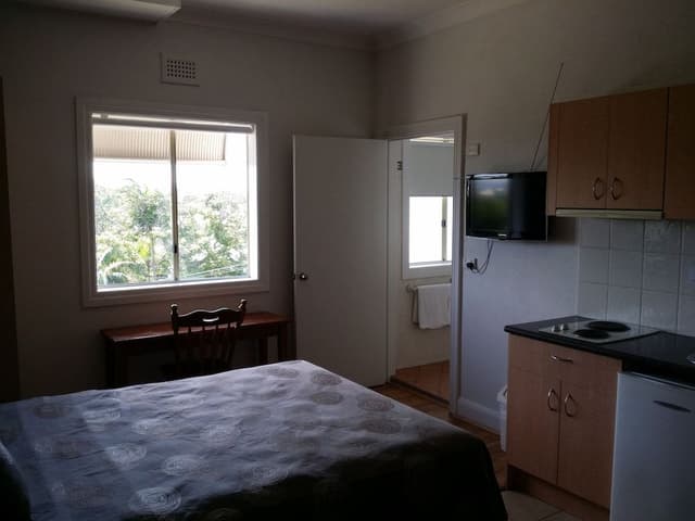 Superior Studio, 1 Queen Bed, Mountain View