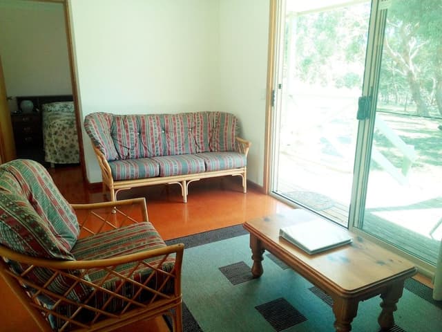Grevillea cottage