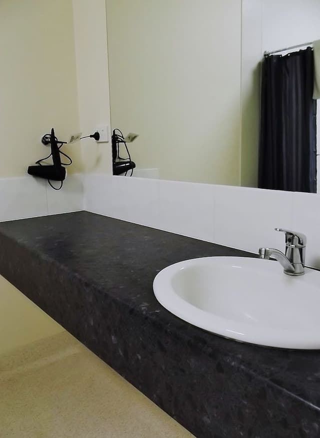 Deluxe Room, 1 Queen Bed, Jetted Tub