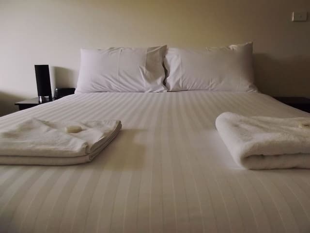 Deluxe Room, 1 Queen Bed, Jetted Tub