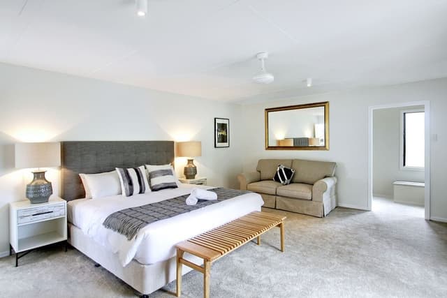 House, 5 Bedrooms