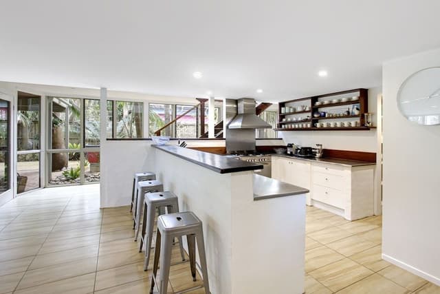 House, 5 Bedrooms