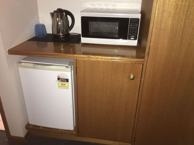 Accessible Twin Room (1 Queen and 1 Single Bed)