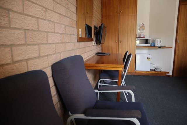 Accessible Twin Room (1 Queen and 1 Single Bed)