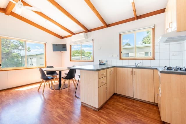 Family Cabin - Sleeps 4
