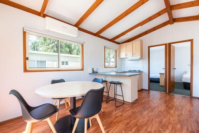 Family Cabin - Sleeps 4