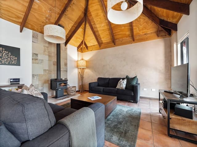 1 Bedroom Bath Forest View Chalet