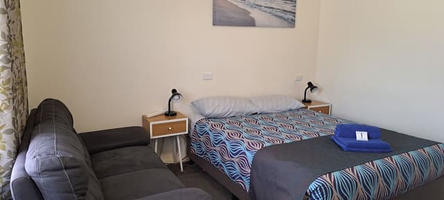 Standard Room, 1 Queen Bed