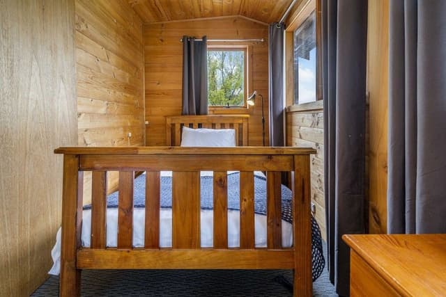 Signature House, 4 Bedrooms, Fireplace, Mountain View