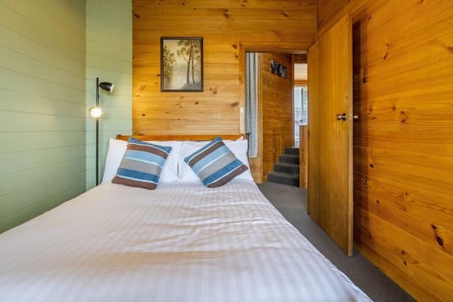 Signature House, 4 Bedrooms, Fireplace, Mountain View