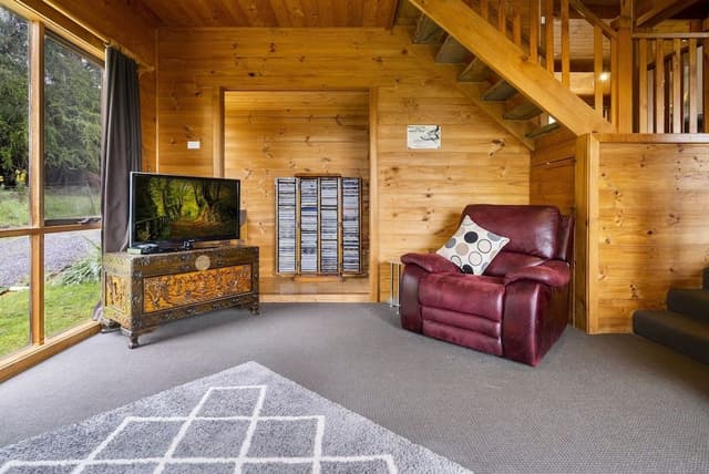Signature House, 4 Bedrooms, Fireplace, Mountain View