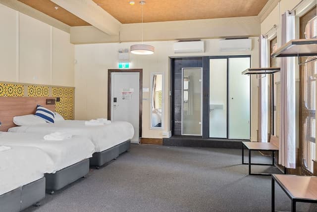 Family Room, Multiple Beds