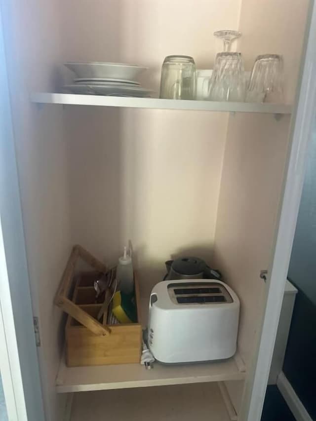 Standard Room, Non Smoking (Queen Room), Kitchenette, No Pets