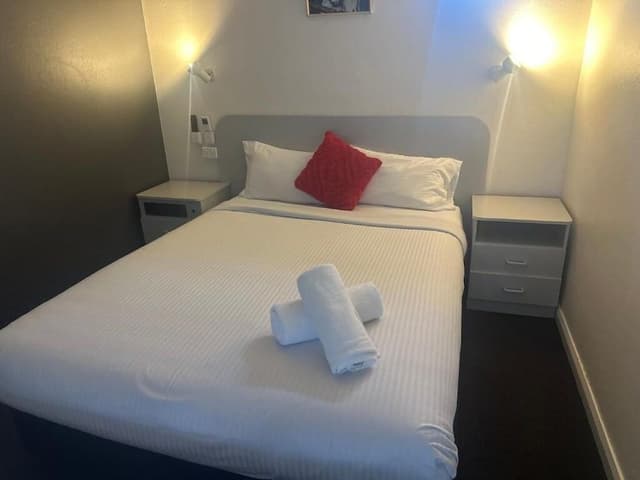 Standard Room, Non Smoking (Queen Room), Kitchenette, No Pets