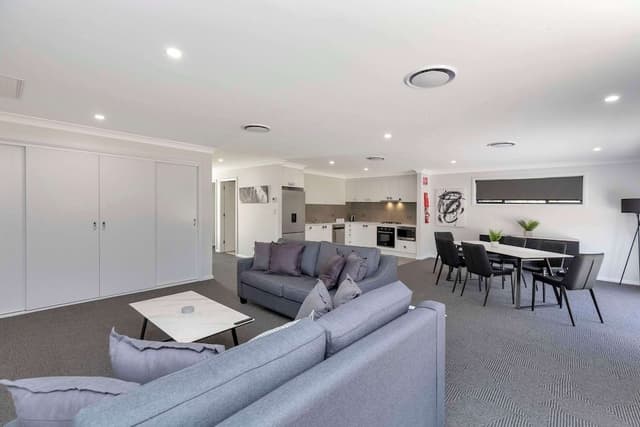 Apartment, 3 Bedrooms (located at 31 The Ringers Road)