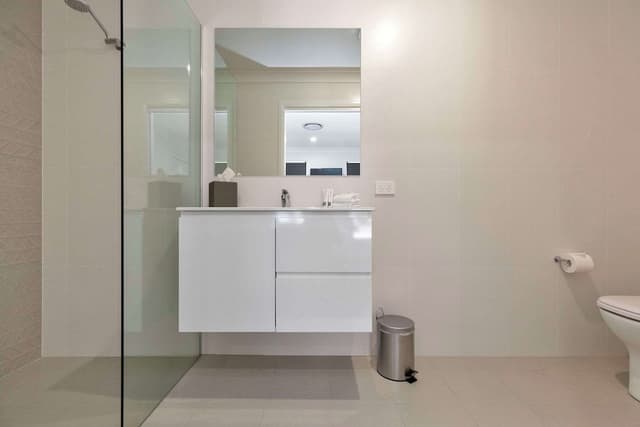 Apartment, 3 Bedrooms (located at 31 The Ringers Road)