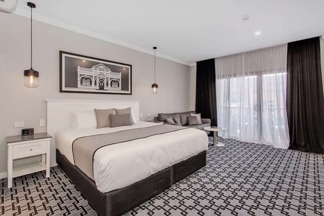 Apartment, 3 Bedrooms (located at 31 The Ringers Road)