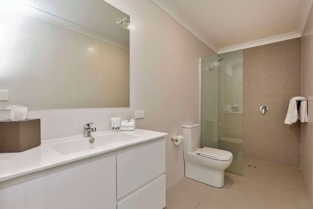 Apartment, 3 Bedrooms (located at 31 The Ringers Road)