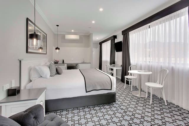 Apartment, 3 Bedrooms (located at 31 The Ringers Road)