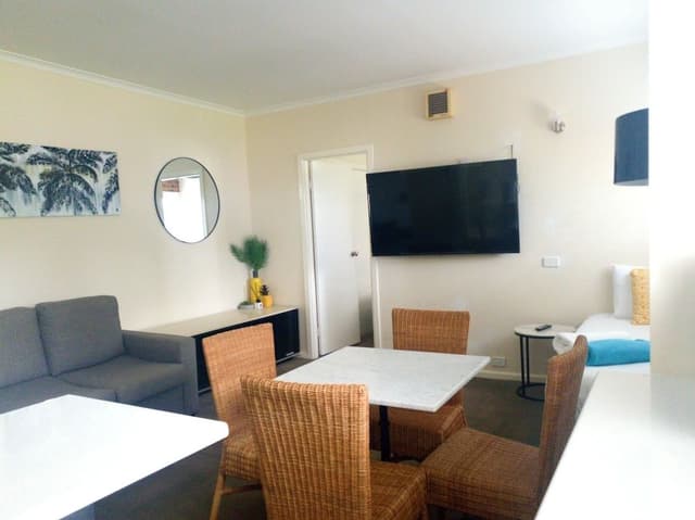 Premium Apartment, 1 King Bed with Sofa bed, Non Smoking