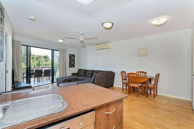 Family Apartment, Multiple Beds, Non Smoking, Mountain View