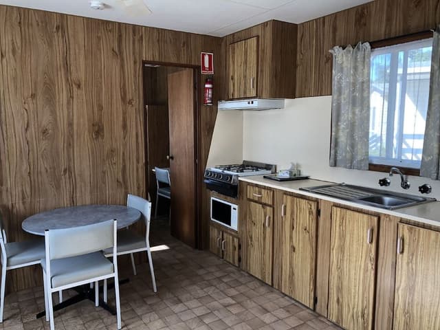 Standard Cabin (4 Adults)