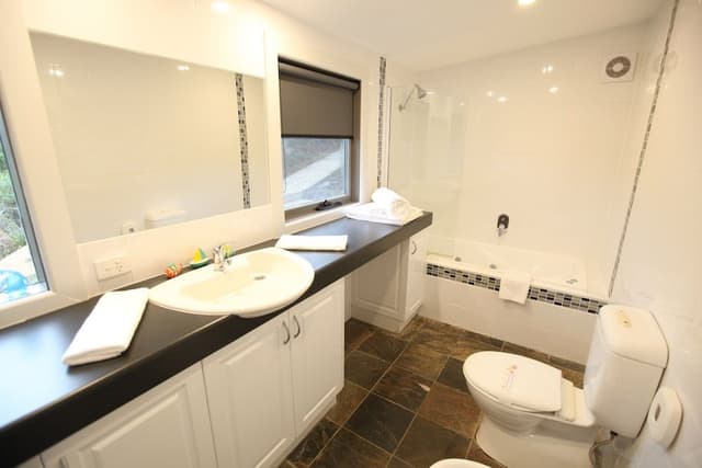 Standard Suite, 1 Bedroom, Non Smoking, Kitchen (Cottage One)
