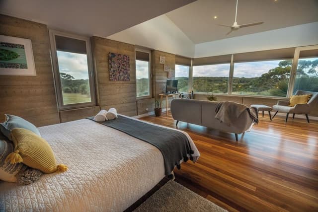 Luxury Villa, 1 King Bed, Valley View, Slope side