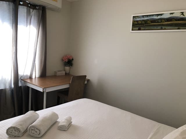 Standard Queen Room with Shared Bathroom