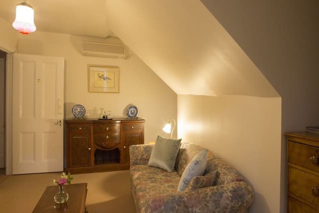 Traditional Suite, Non Smoking (Upstairs Queen Suite)