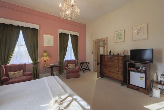 Superior Room, Non Smoking, Jetted Tub