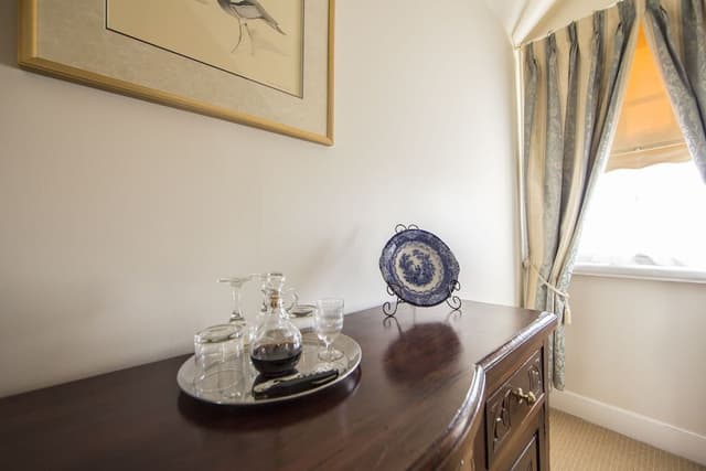 Traditional Suite, Non Smoking (Upstairs Queen Suite)