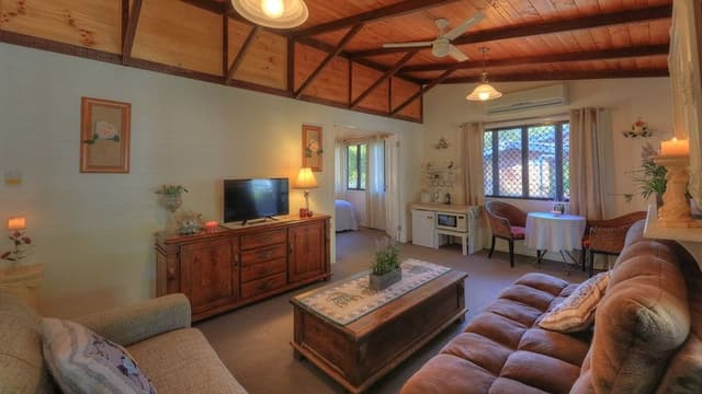 Deluxe King Suite