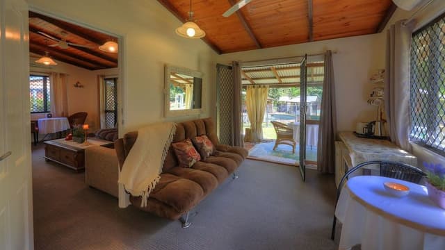 Deluxe Queen Suite