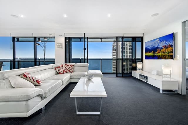 City Apartment, 3 Bedrooms, 2 Bathrooms, City View