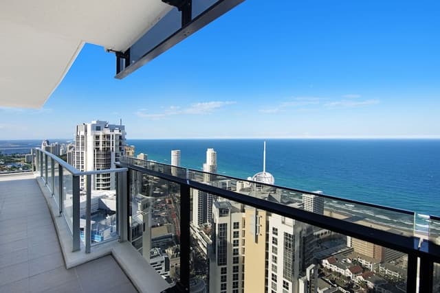 City Apartment, 3 Bedrooms, 2 Bathrooms, City View