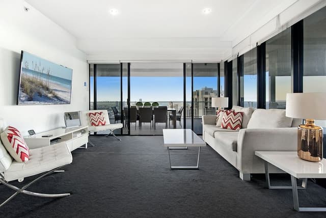 City Apartment, 3 Bedrooms, 2 Bathrooms, City View