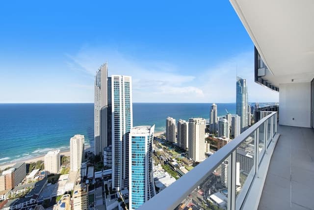 City Apartment, 3 Bedrooms, 2 Bathrooms, City View