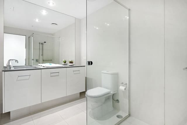 City Apartment, 3 Bedrooms, 2 Bathrooms, City View