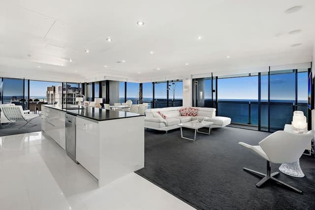 City Apartment, 3 Bedrooms, 2 Bathrooms, City View