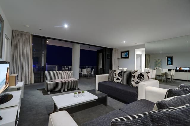 Comfort Apartment, 3 Bedrooms, 2 Bathrooms, Sea View