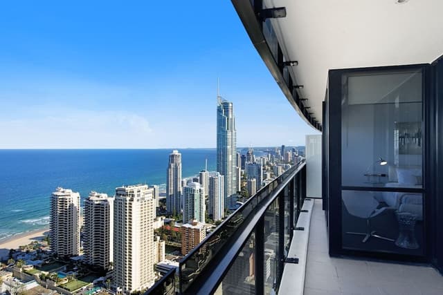 City Apartment, 3 Bedrooms, 2 Bathrooms, City View