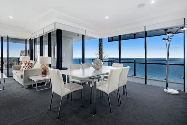 City Apartment, 3 Bedrooms, 2 Bathrooms, City View