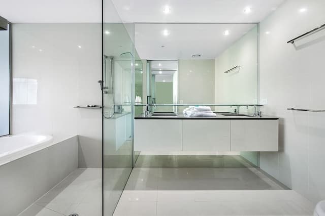 City Apartment, 3 Bedrooms, 2 Bathrooms, City View