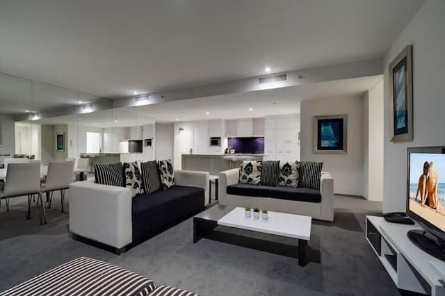 Comfort Apartment, 3 Bedrooms, 2 Bathrooms, Sea View