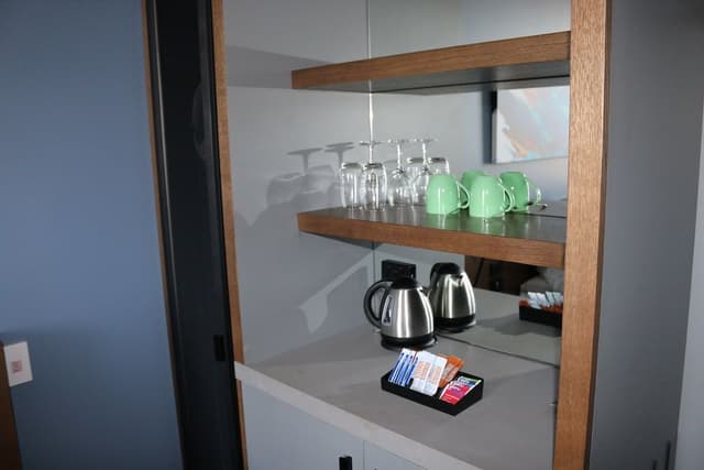 Standard Room Accessible, 1 King Bed