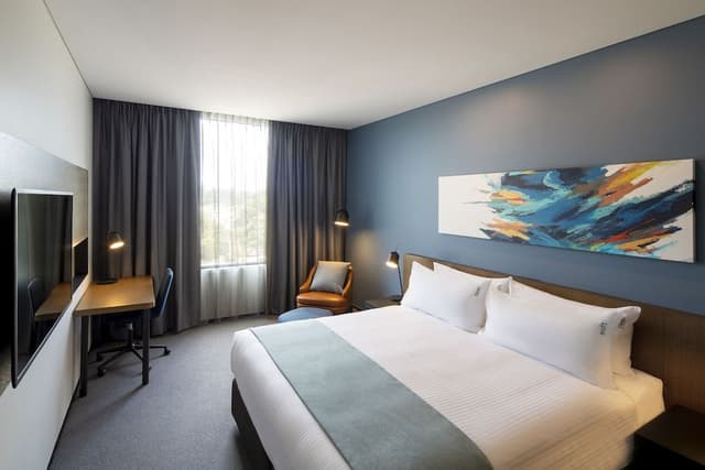 Standard Room Accessible, 1 King Bed