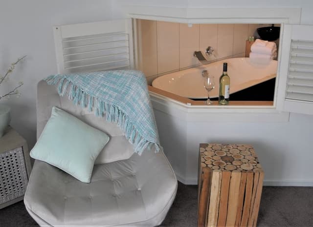 Honeymoon Studio Suite, River View